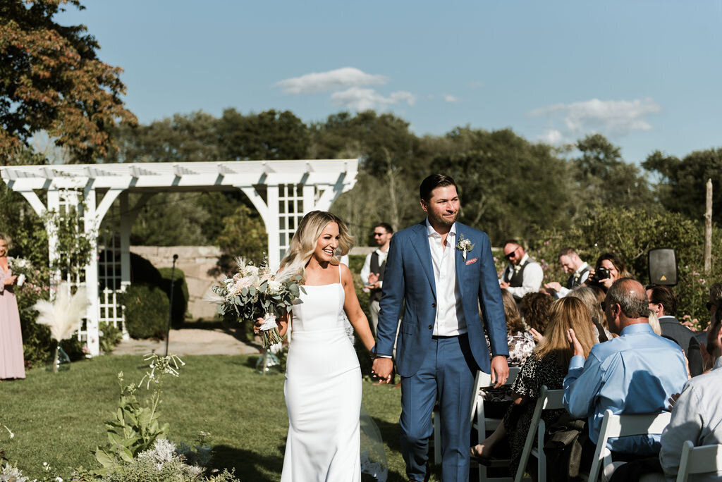 wedding-ceremony-at-stone-acres-farm-jen-strunk-events-3