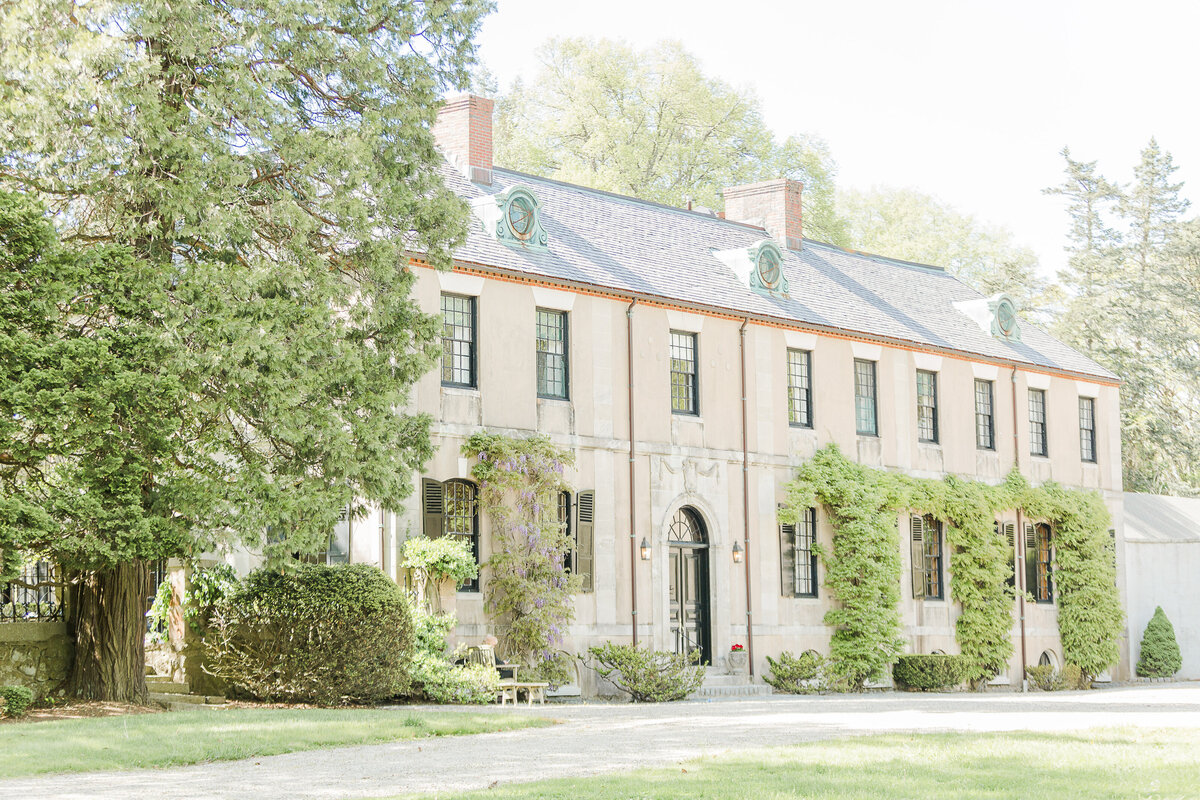 Image of estate on the Massachusetts North Shore.