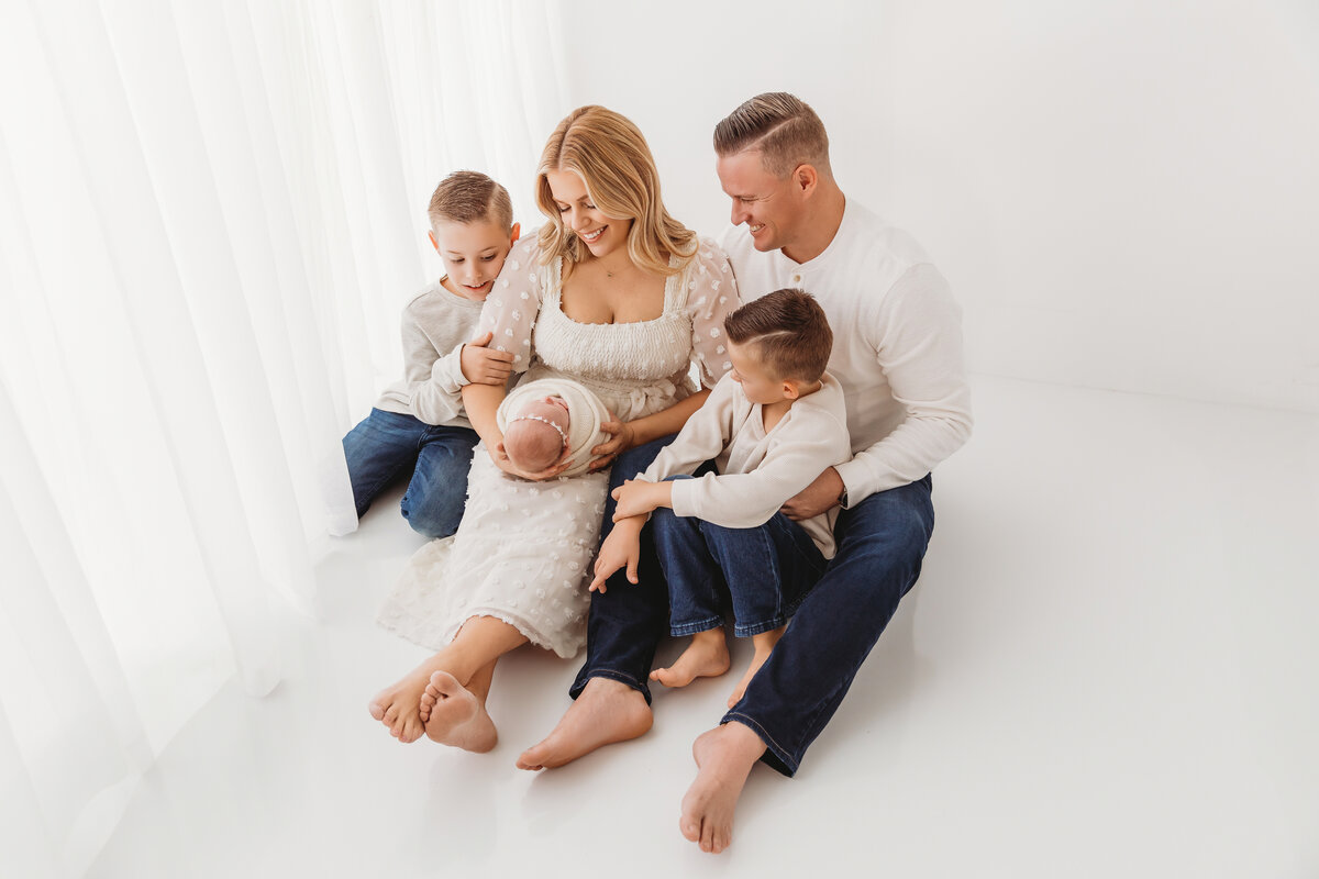 phoenix newborn photographer near me