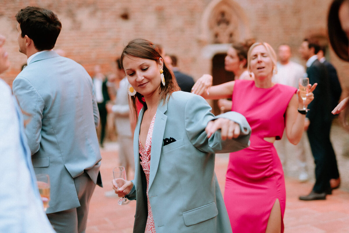 personne qui danse au cocktail