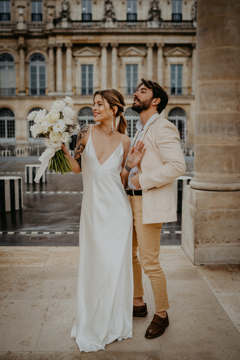 Hochwertig-heiraten-in-Paris-in-hochzeitskleid-Alarobe-von-LeafandLace-Bridal-fotografiert-durch-Japeg-Photo-und-Film-10