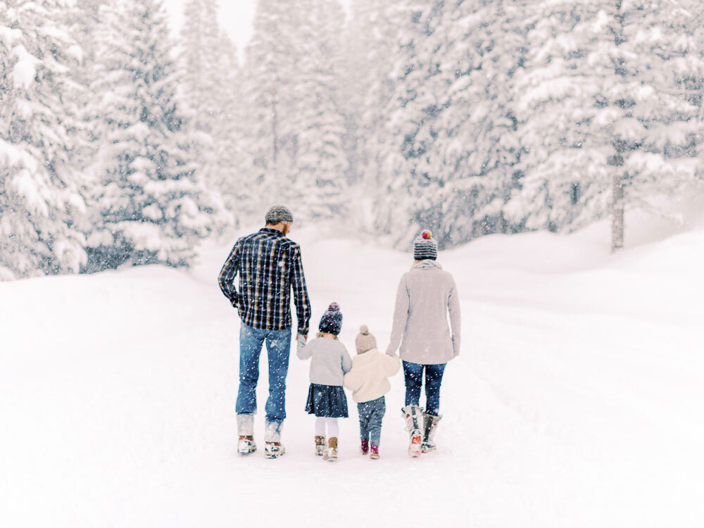 Colorado-Family-Photography-Christmas-Winter-Mountain-Snowy-Photoshoot18