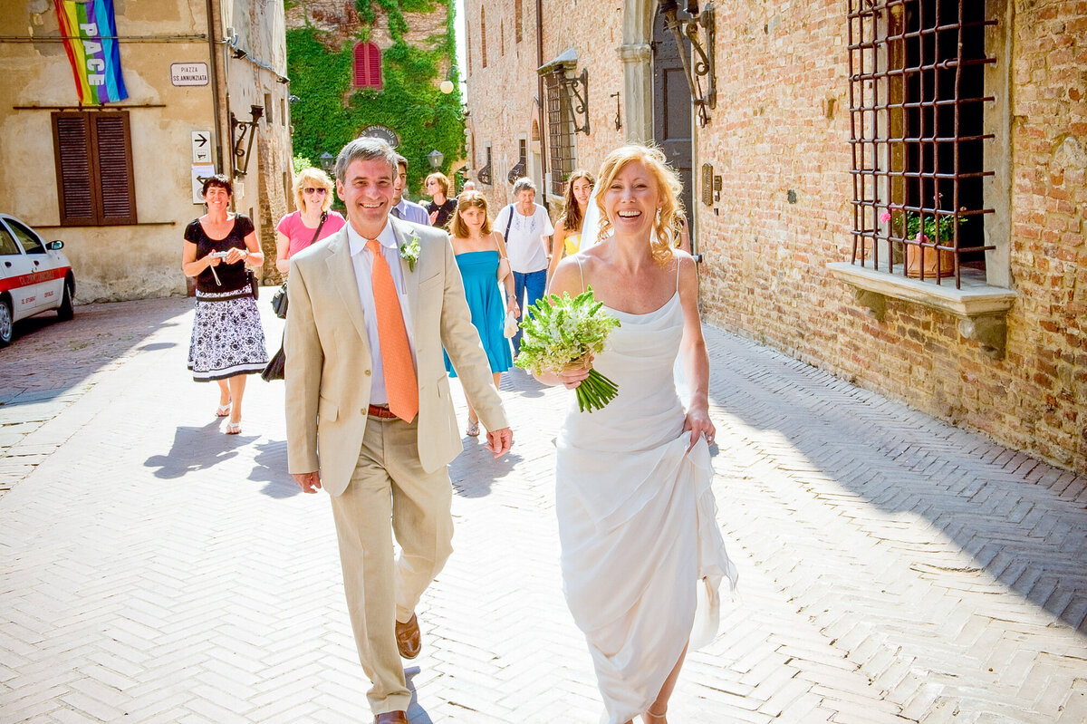 Italy-destination-wedding-photographer-Tuscany.-3