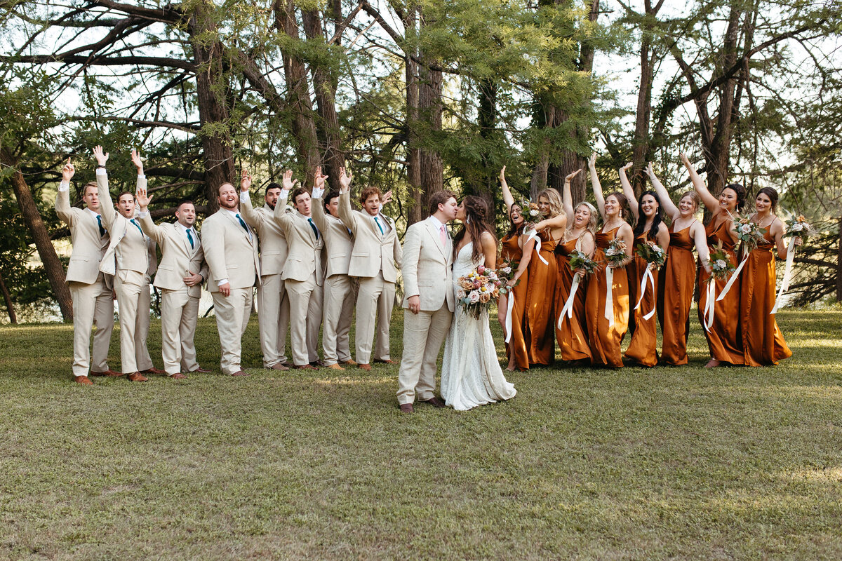 Fall-inspired-boho-hill-country-wedding-leah-thomason-7