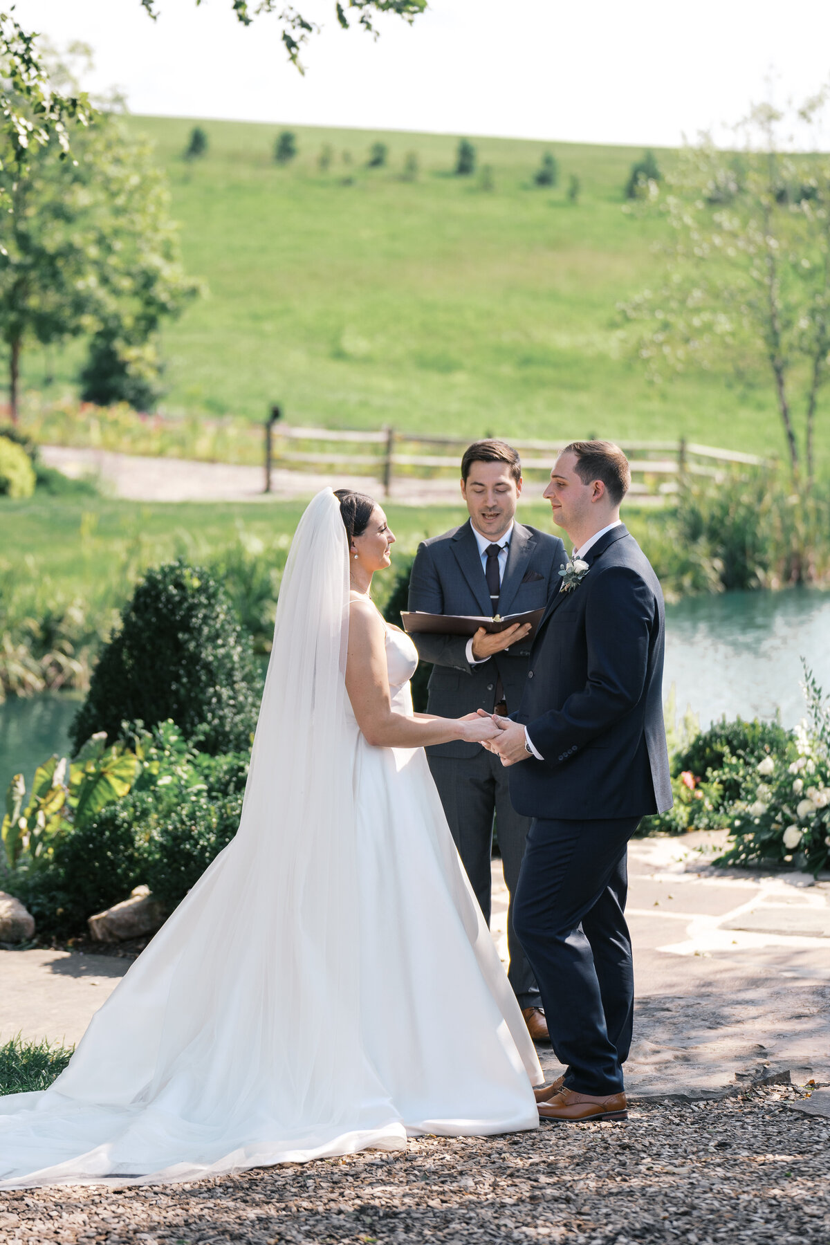 GlenEllenFarmWeddingPhotographer_DC_NY_WeddingPhotographerJenniferFern-24