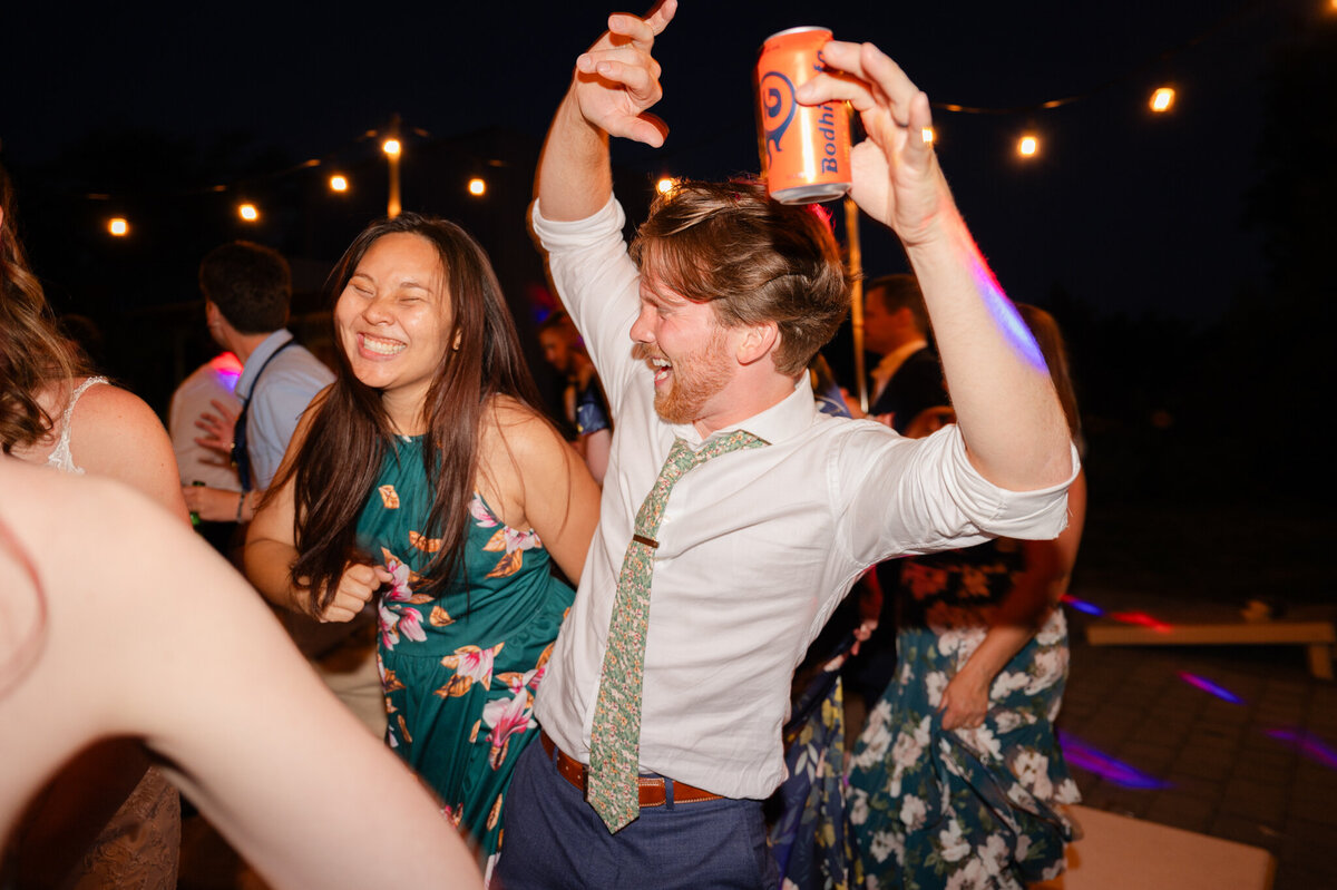 Bellingham-Backyard-Wedding-Photographer_VT_Caylie-Mash_1093