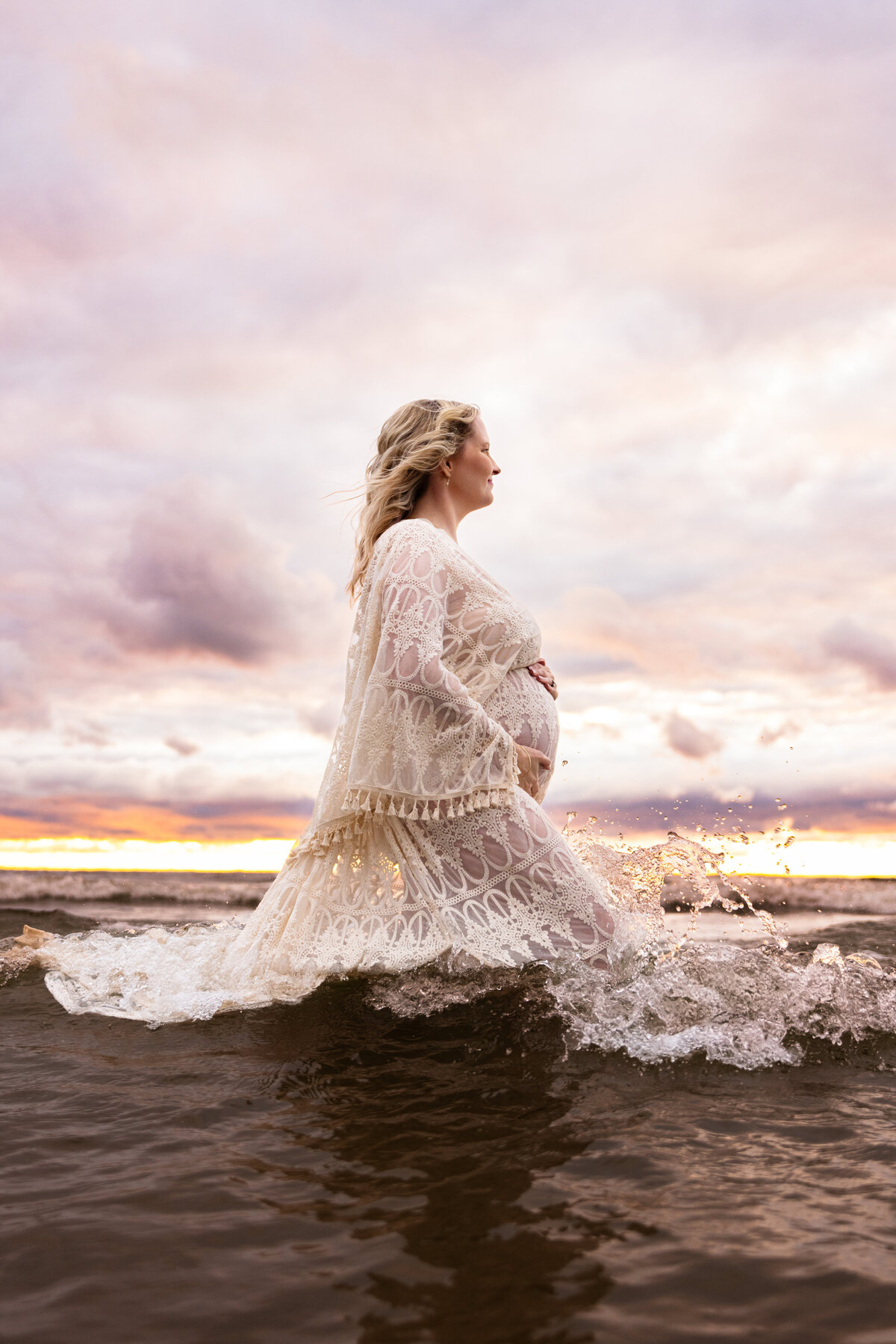 maternity photos in the water of lake ontario