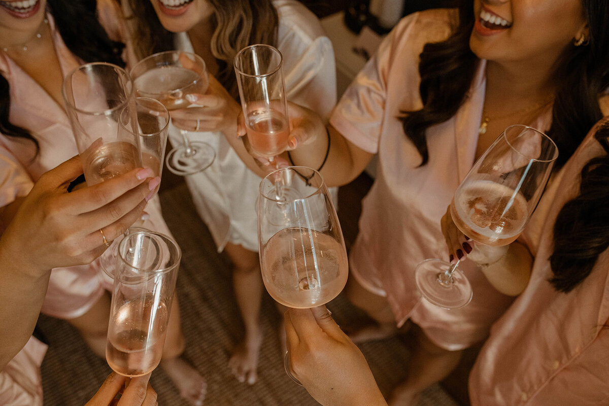 A-toronto-wedding-intimate-brunswick-bierworks-getting-ready-07