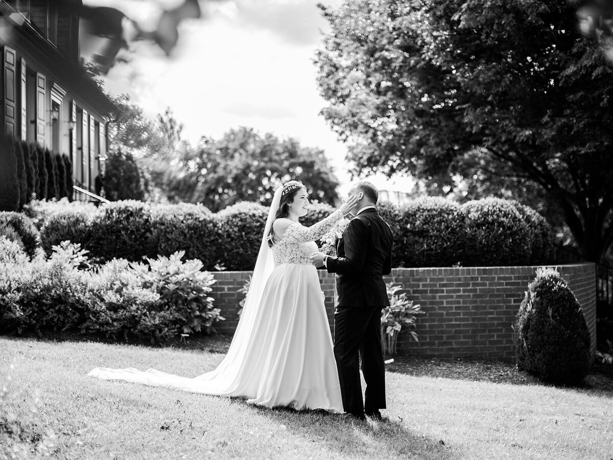 M+G_Belmont Manor_Morning_Luxury_Wedding_Photo_Clear Sky Images-410