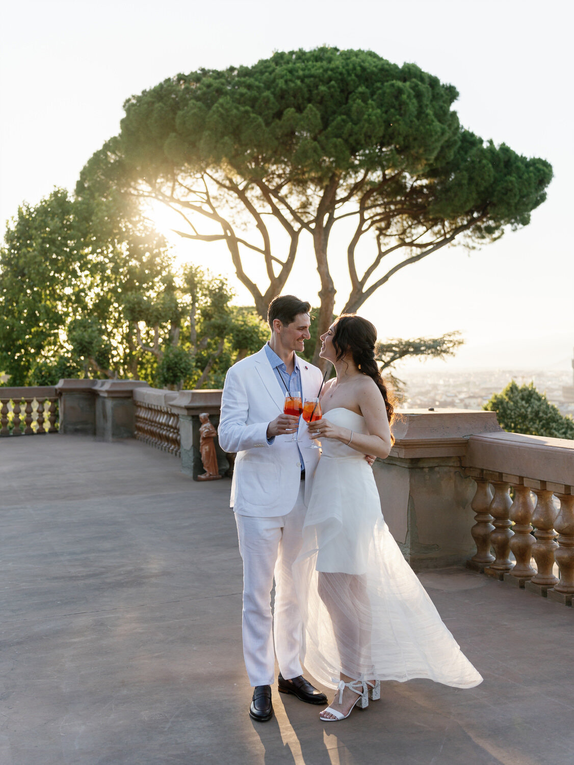 20-Romantic-Couple-Portrait-in-Tuscan-Sunset