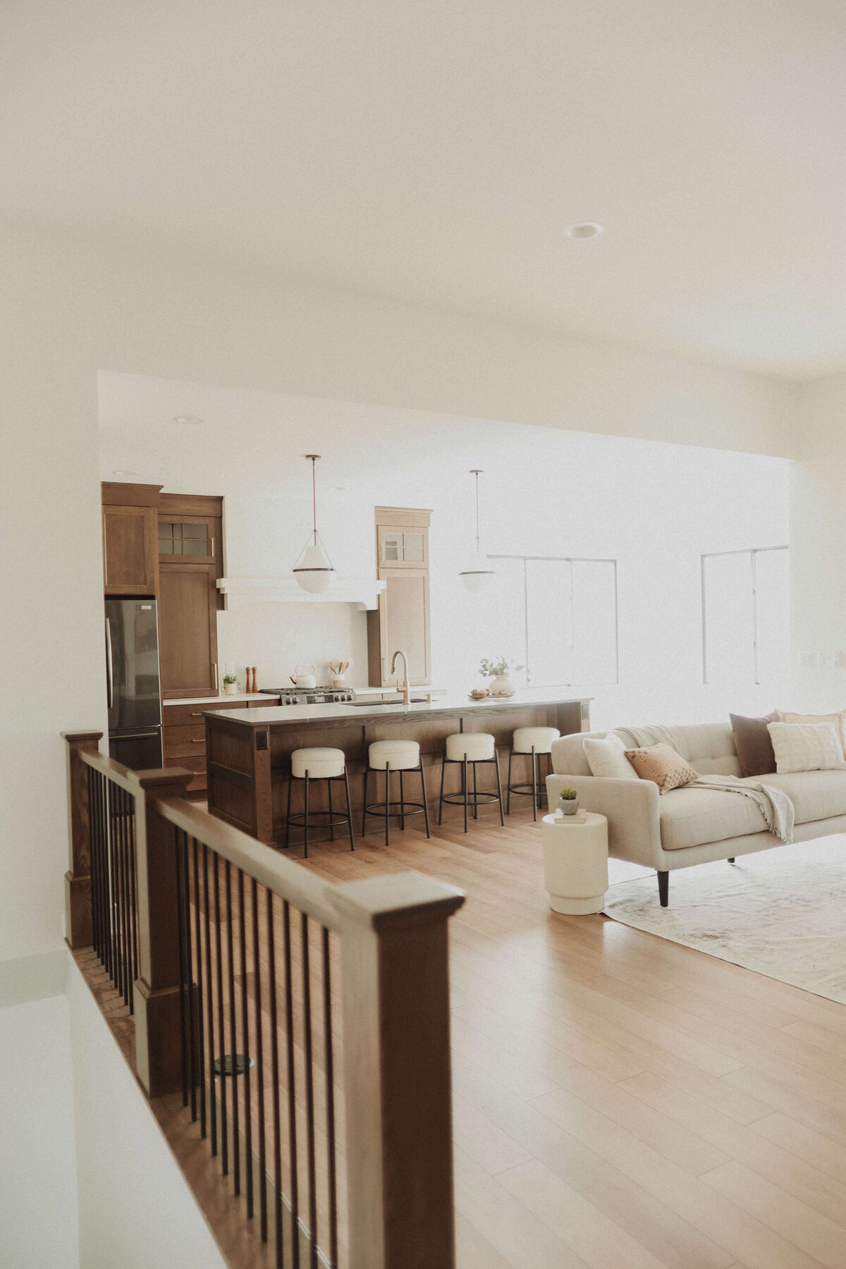 5320-Kitchen-Urbandale-Central-Iowa-Custom-Home-JRL-Builders-3F1A8293