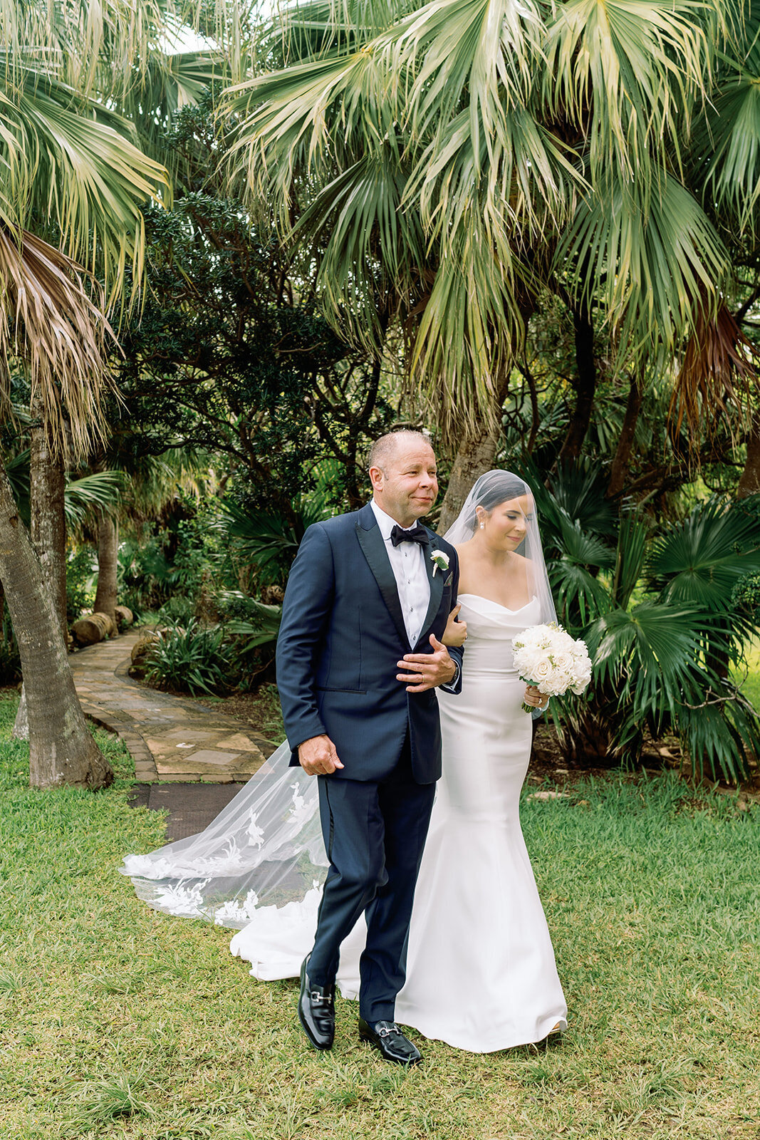 Hayley+Zach_Wedding_SNEAK_FoxtailCo_-340