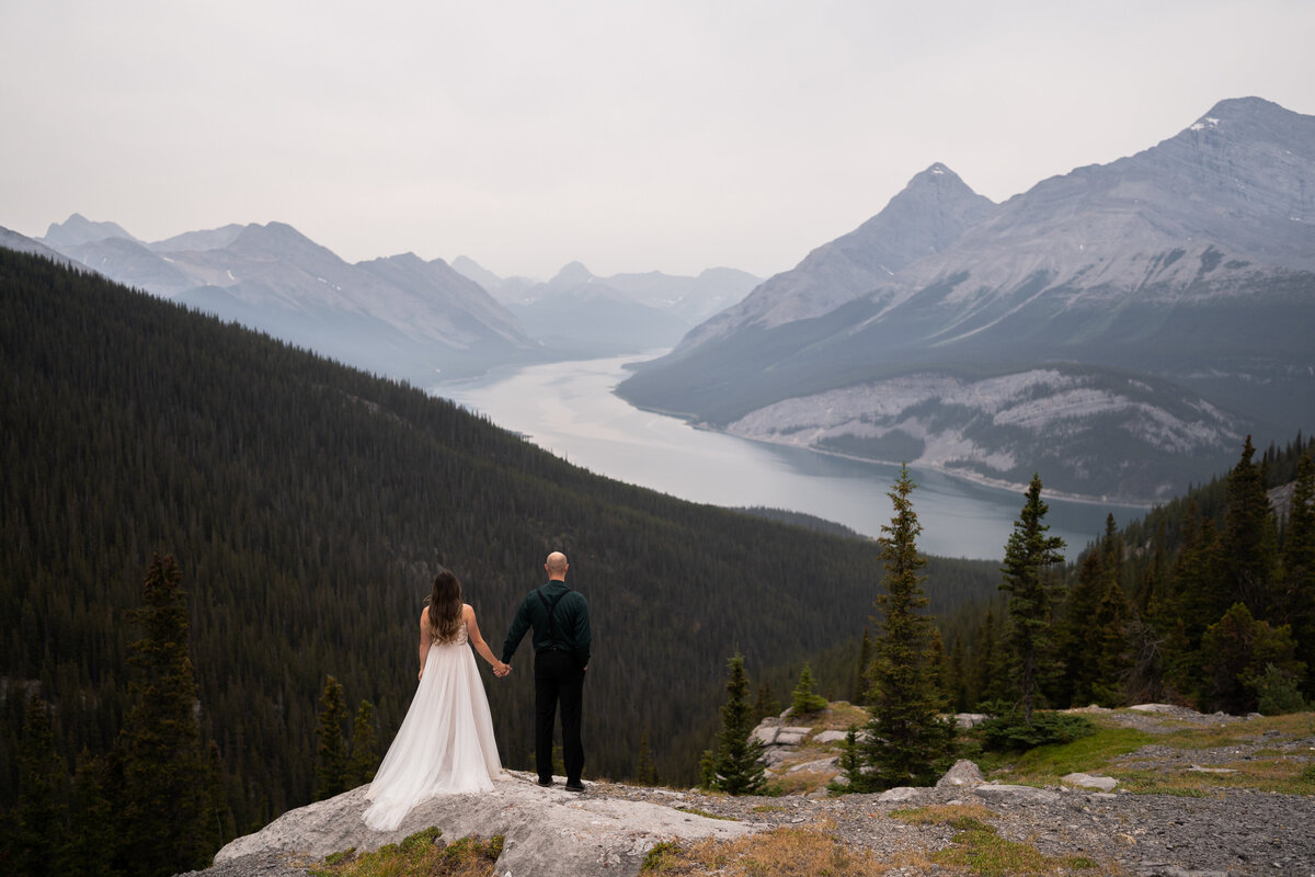 kananaskis-sunrise-hiking-elopement-7