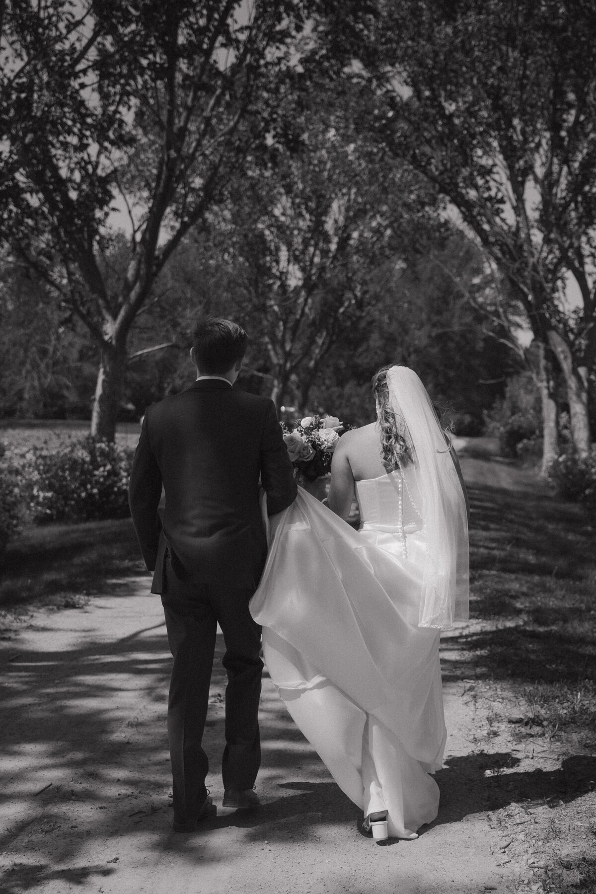 Sydney and Brant's Rustic Midwest Wedding Photography-195