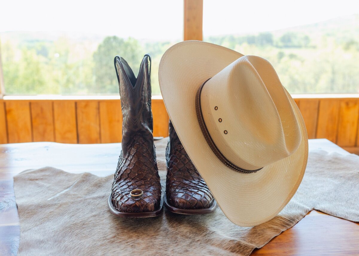 grooms-boot-details-lewallen-farms-ga