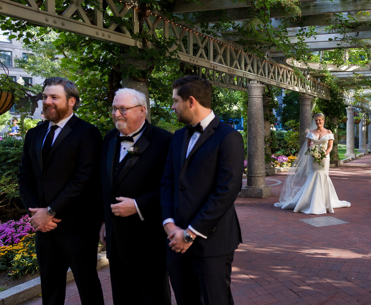 12024KateIlyaTheLanghamBostonWeddingPhotosWeddingPhotosBostonSymulaMediaGroupBostonMassachusettsWeddingPhotographerNewEnglandWeddingPhotographyBostonWeddingPhotographerTrueToColorEditorialCinematic_-14