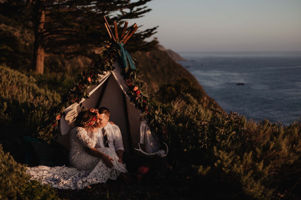 Adventure elopement in Big Sur, California photographed by Magnolia and Ember.