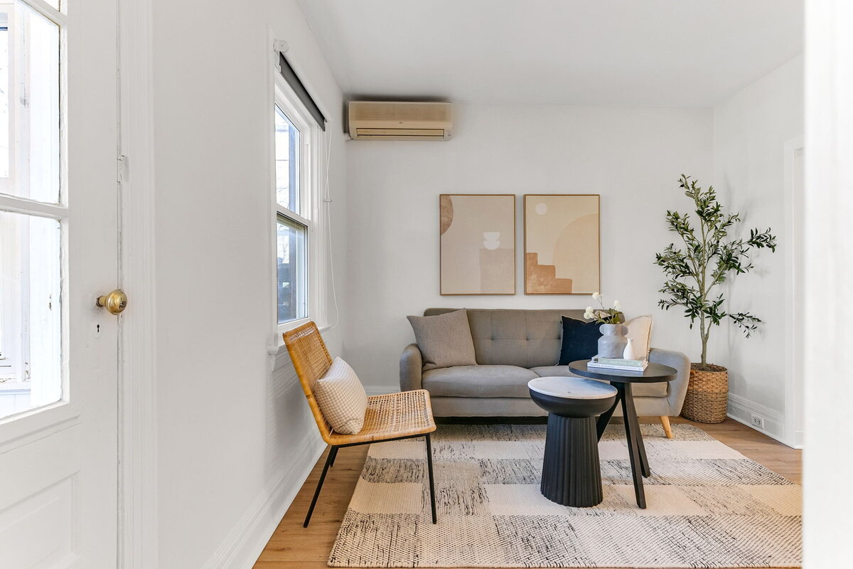 8-web-or-mls-8_001_Living Room