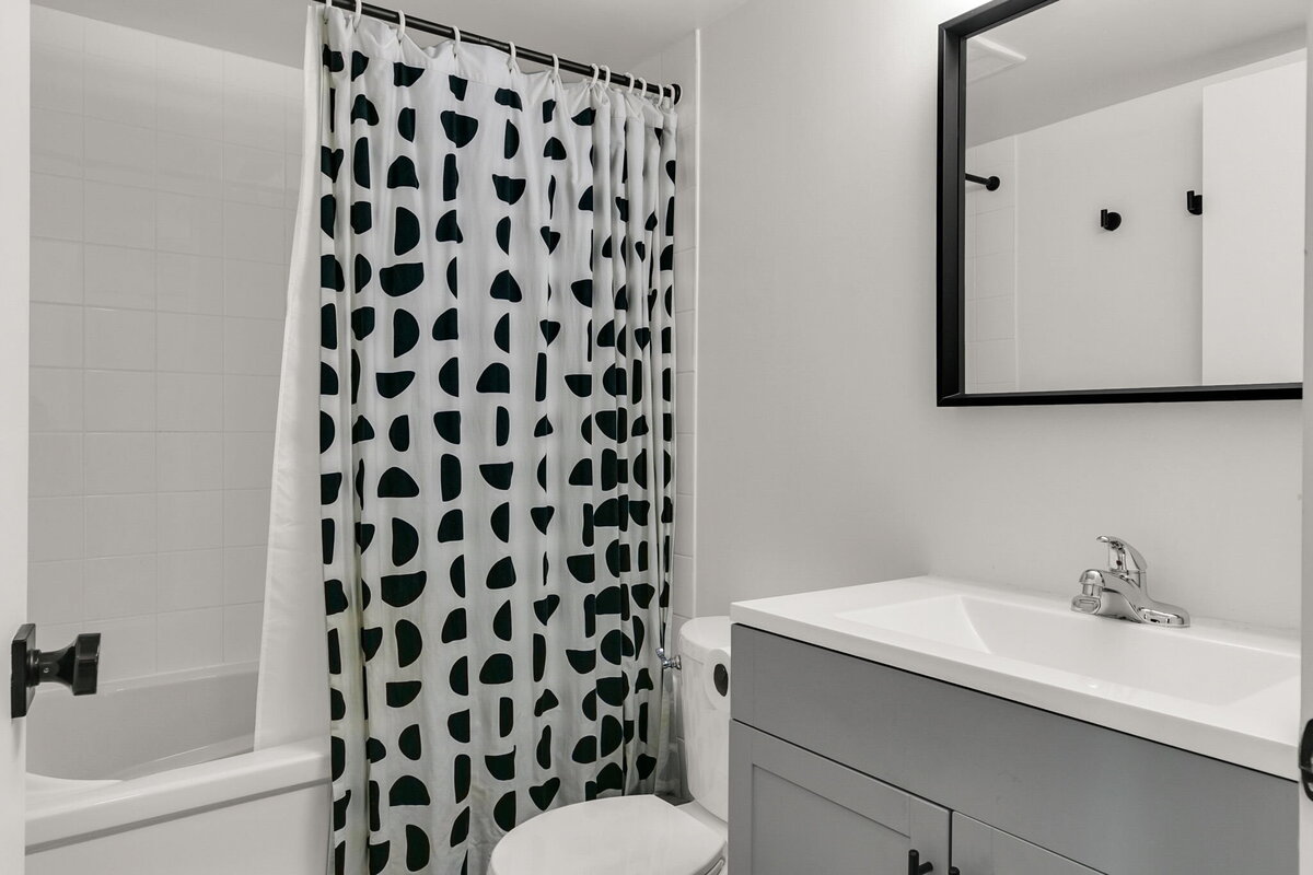28-web-or-mls-44_001_Bathroom