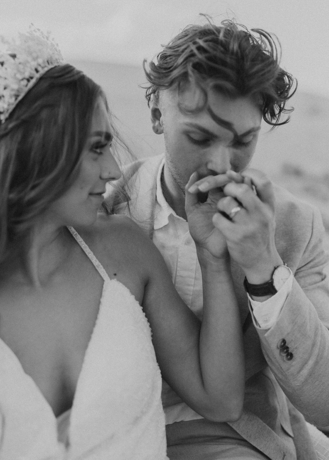 WEDDINGS-sand-dunes-utah-desert-elopement-photographer-60