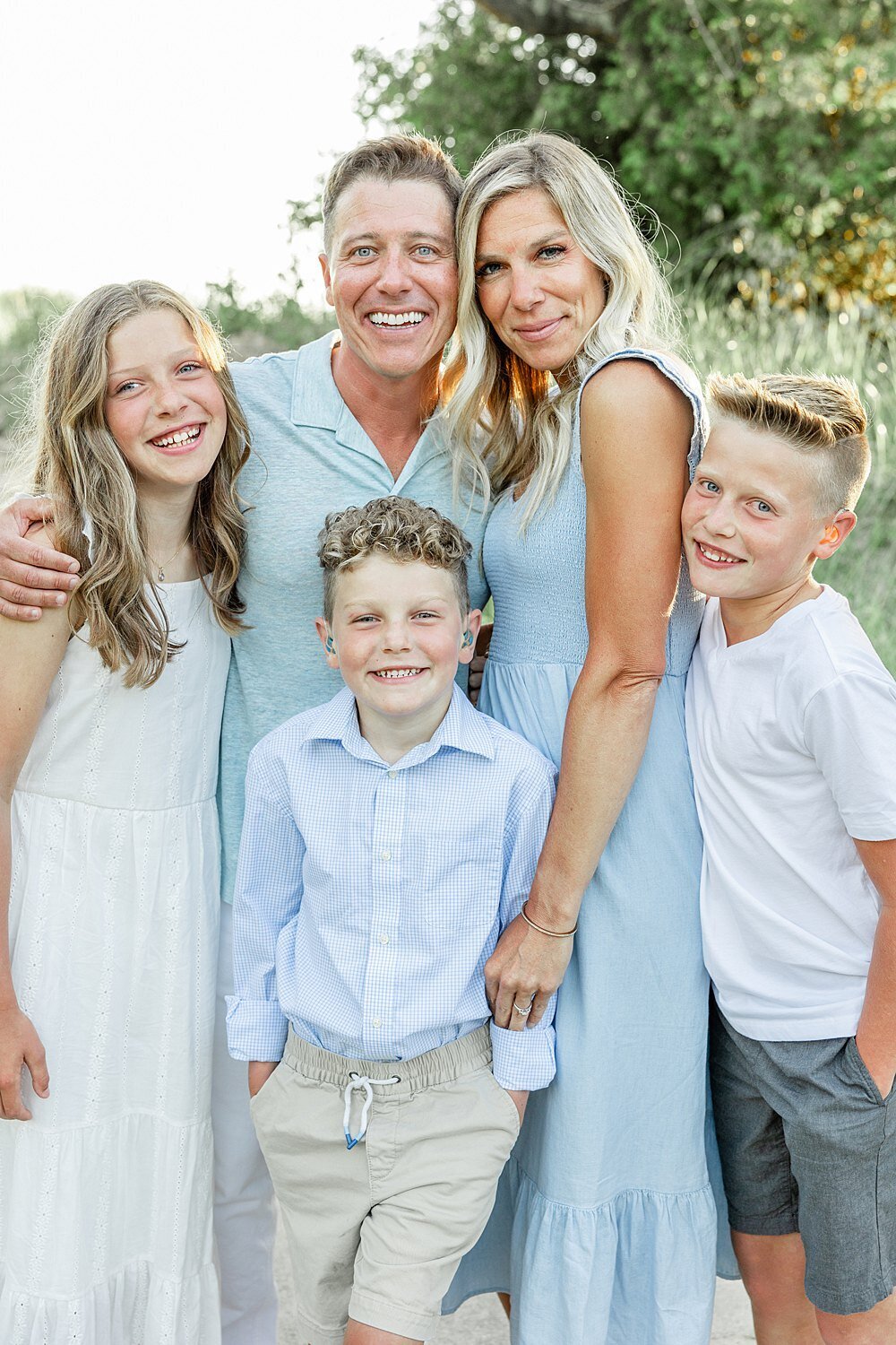 extended-family-session-muskegon-lake-michigan-beach-8.jpg12