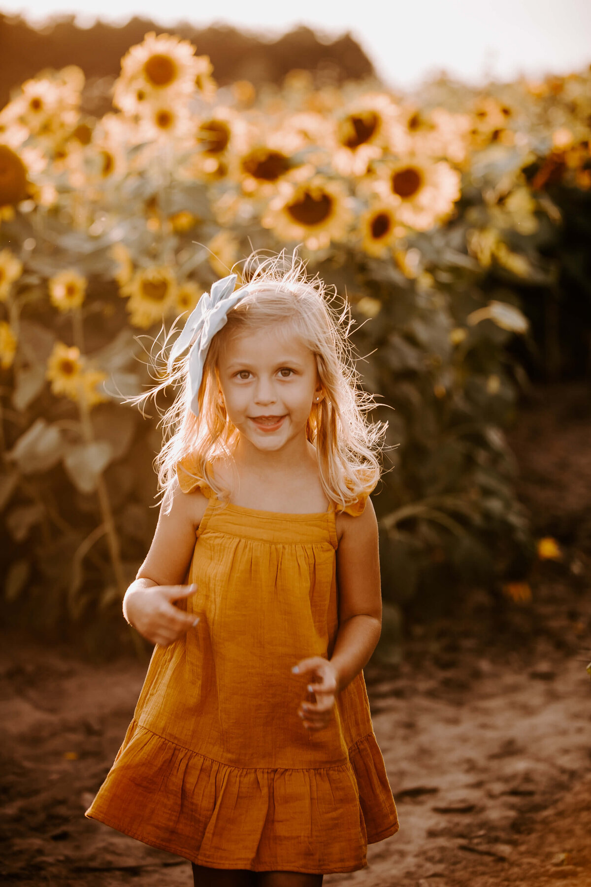 Sunflower-Field-Mini-Session-Family-Photography-Woodbury-Minnesota-Sigrid-Dabelstein-Photography-Thompson-48