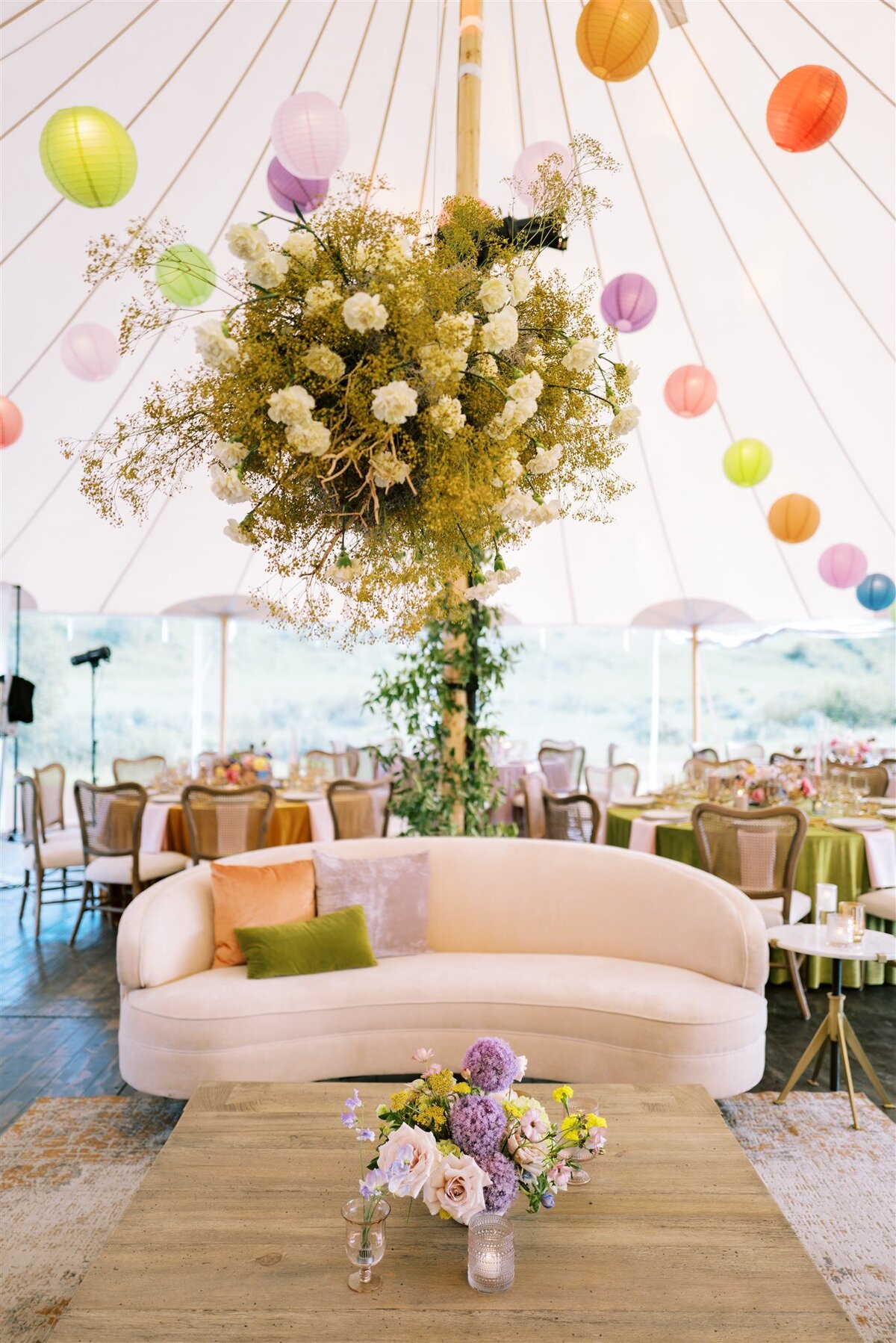Colorado-wedding-planner-ranch-wedding-decor-wedding-lounge