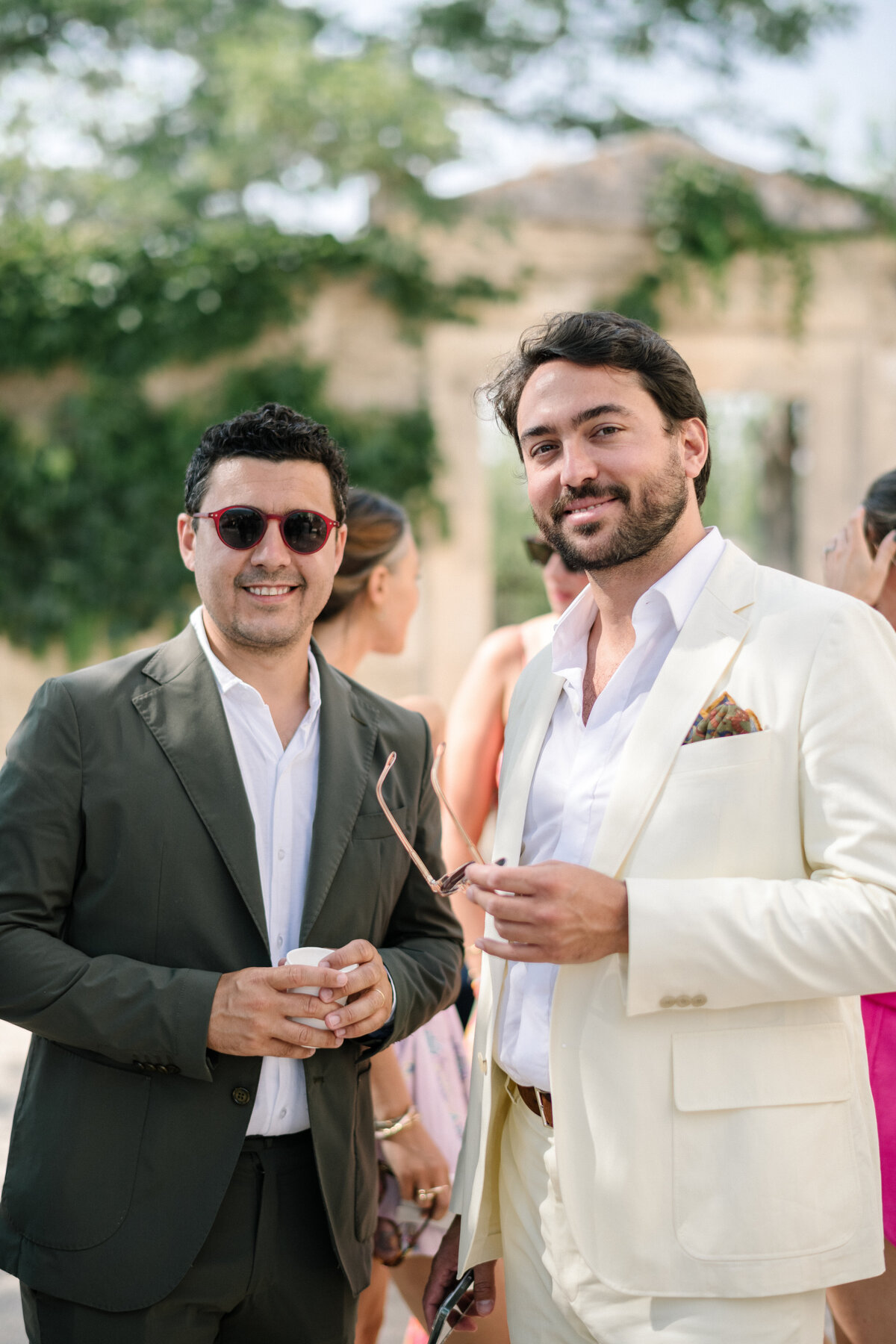 wedding guests in lourmarin provence