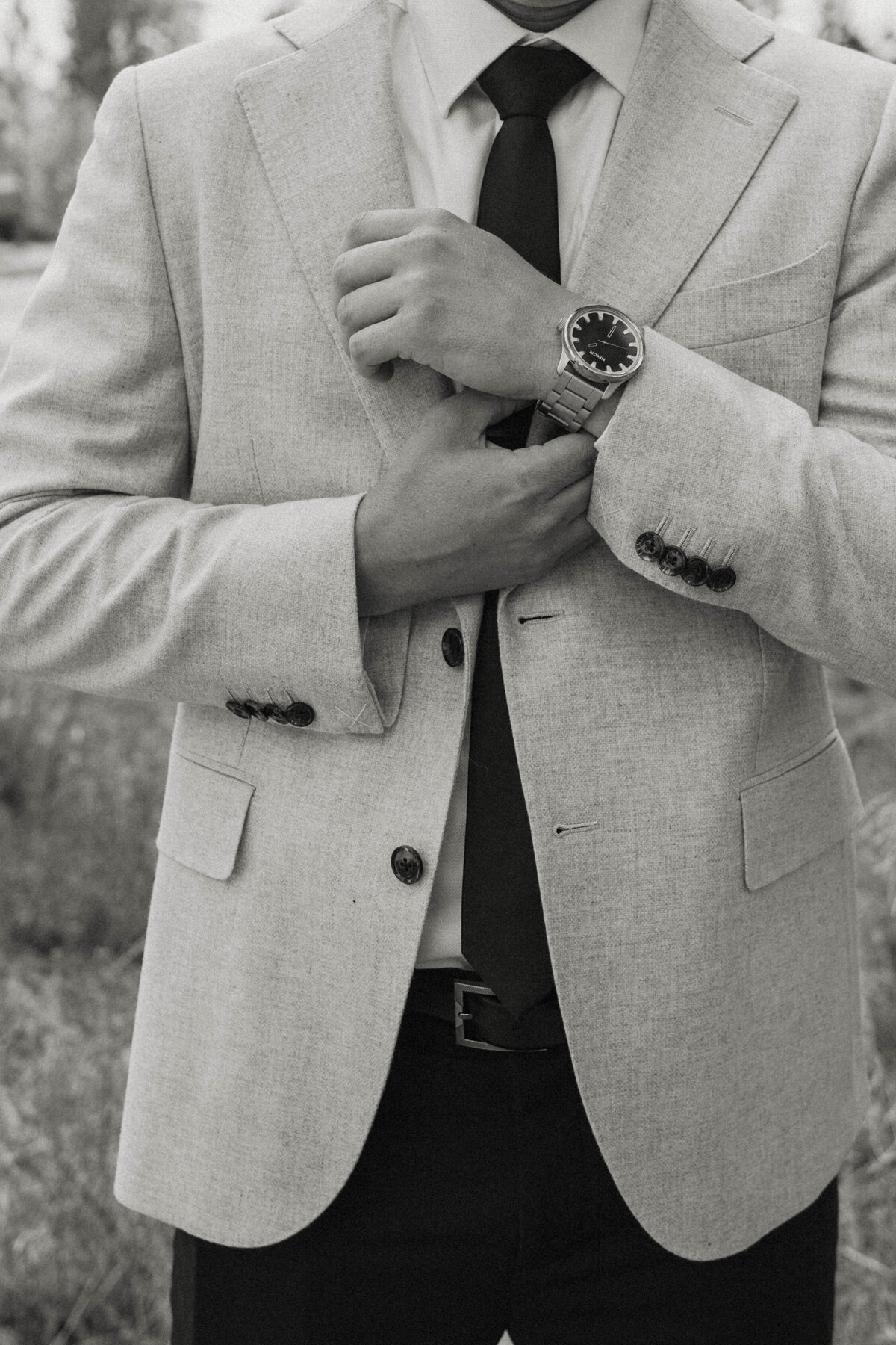 karly-alex-wedding-guys-getting-ready-38