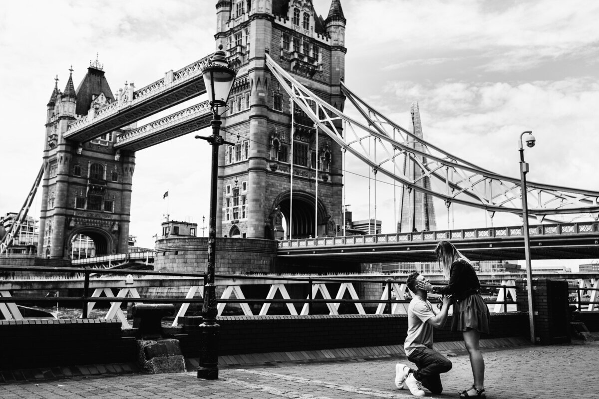 Josh-Hollys-Proposal-at-Tower-Bridge-1-2