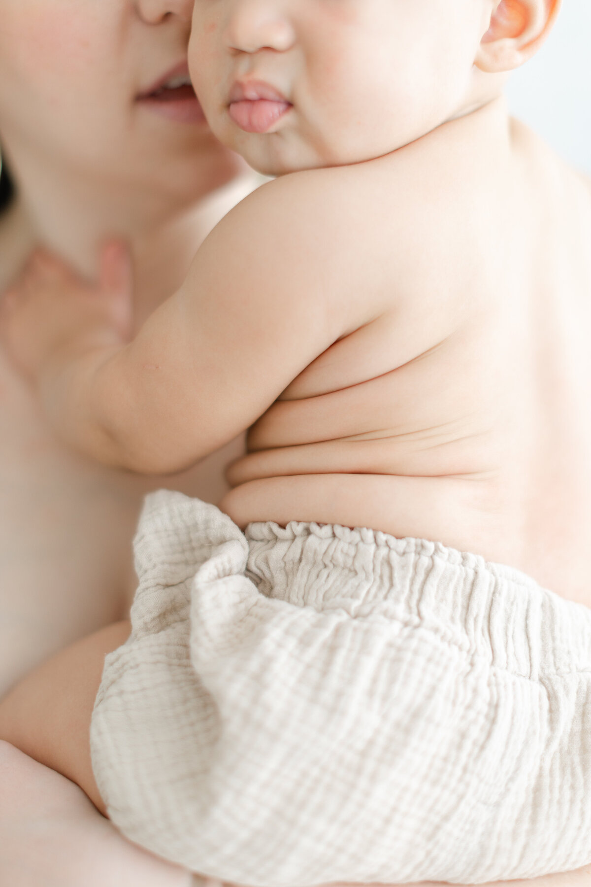 6 month baby milestone portrait session at Philadelphia photography studio - 17