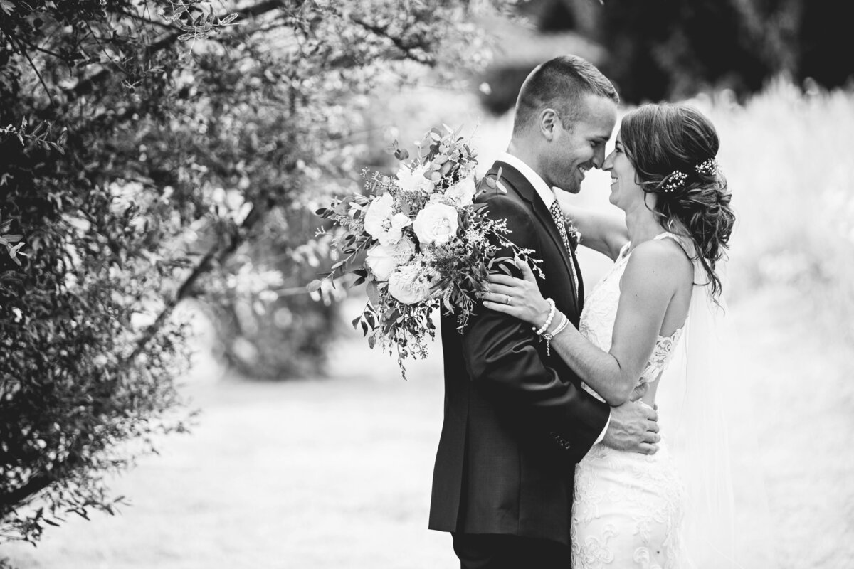 The Barn at Monterey Valley summer wedding