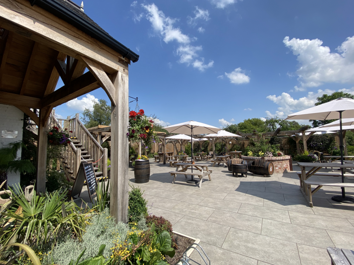 The Terrace at the White Lion at Hankelow 4