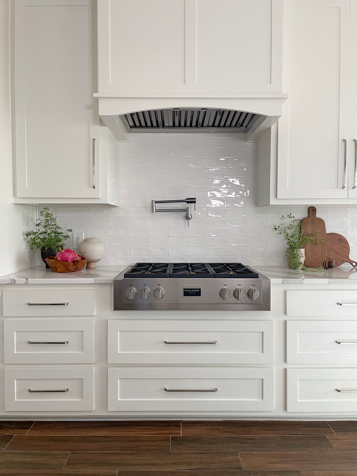 dusti j design white kitchen cabinets