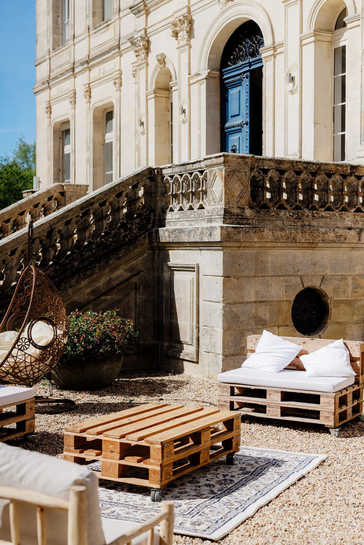 Modern_Chic_Chateau_Valouze_Destination_Wedding_Photographer-2