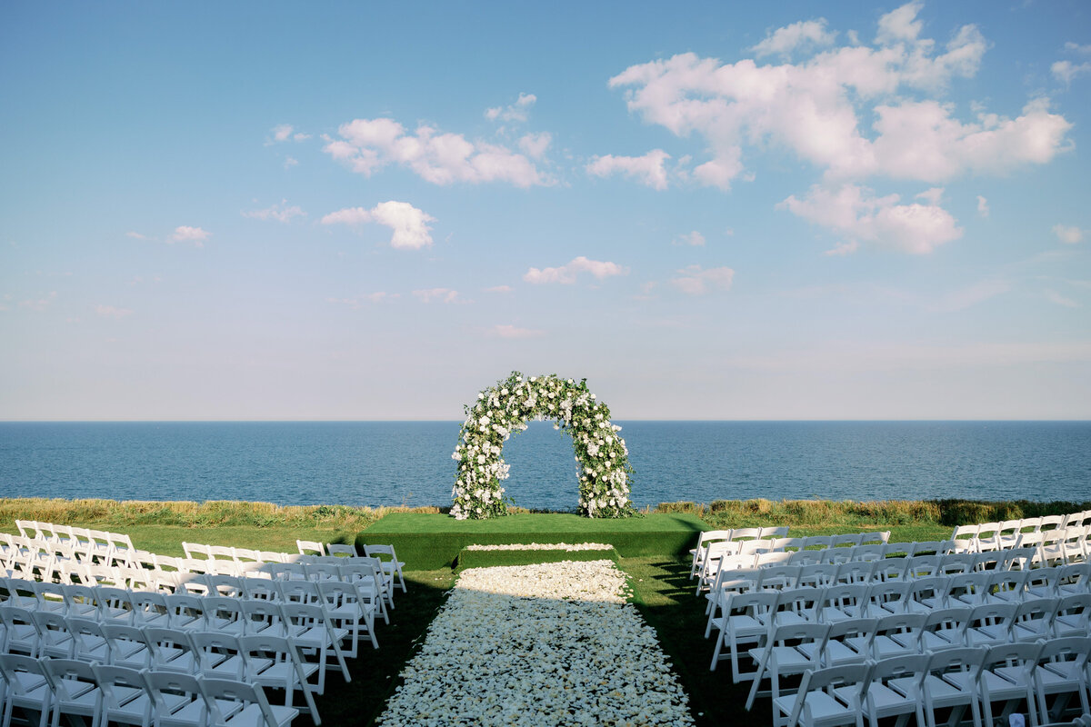shoreacres-lake-bluff-tent-wedding-by-olivialeigh-72