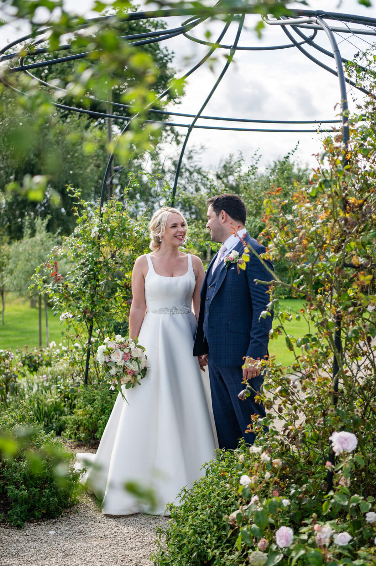 Stratton Court Barn Wedding - Oxfordshire Wedding Photographer -54