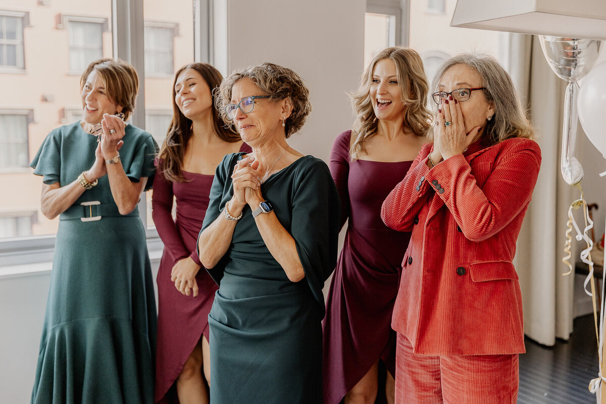 intimate wedding photographer brooklyn bridge