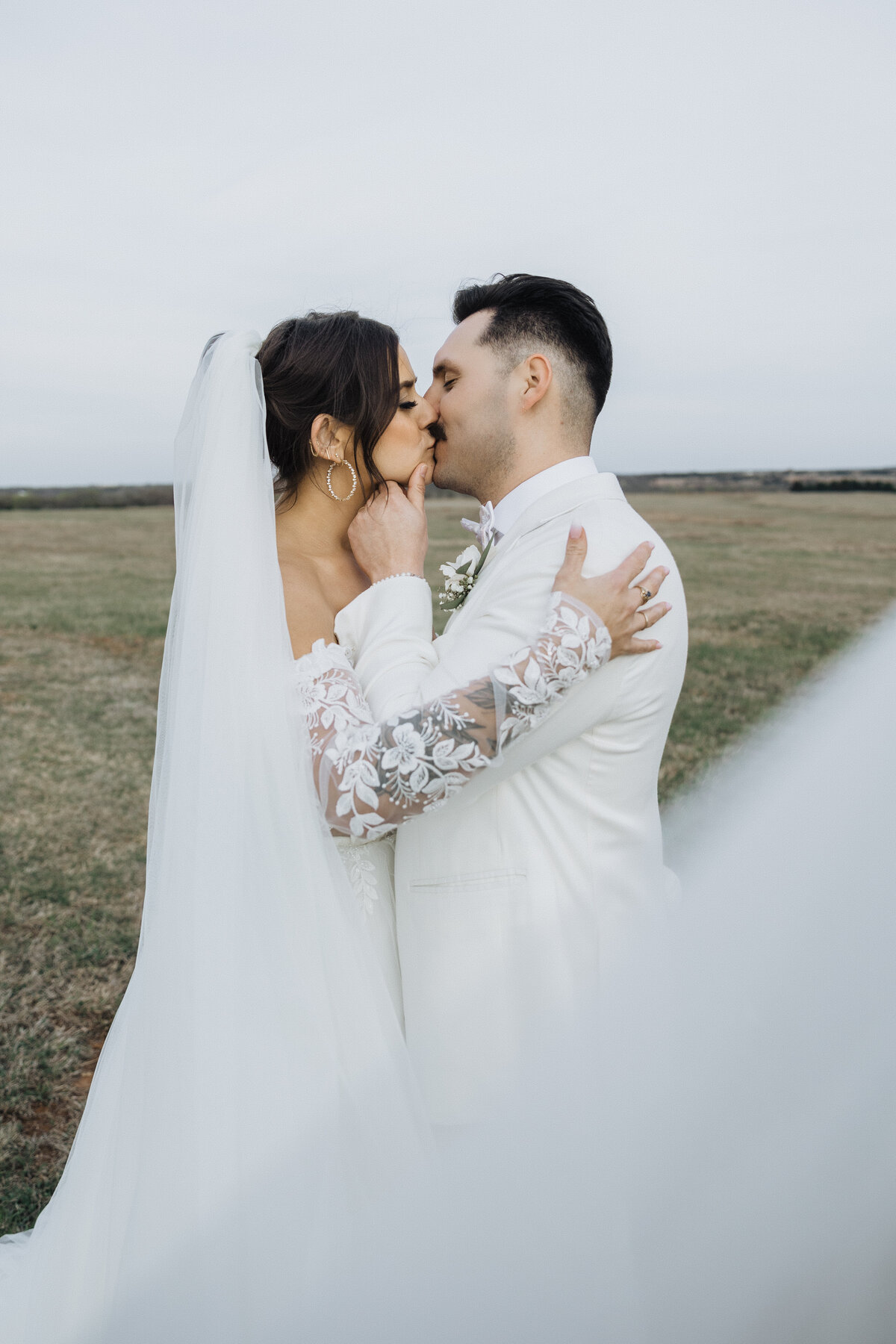 Hudson-Springs-Oklahoma-Wedding-Leah-Turney-Photography-0600