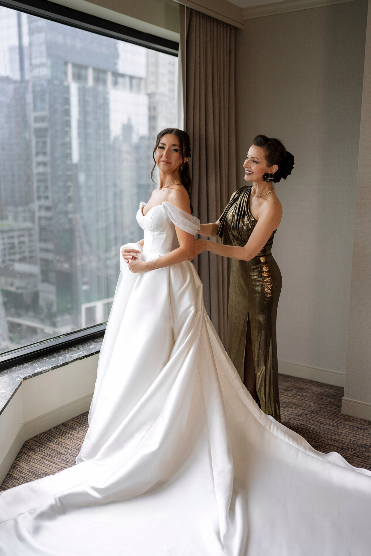 Aspen-Avenue-Berlez-Chicago-Wedding-Photographer-Great-Events-Epic-Events-Rockwell-on-the-River-Entertaining-Company-Jewish-Wedding-Editorial-35