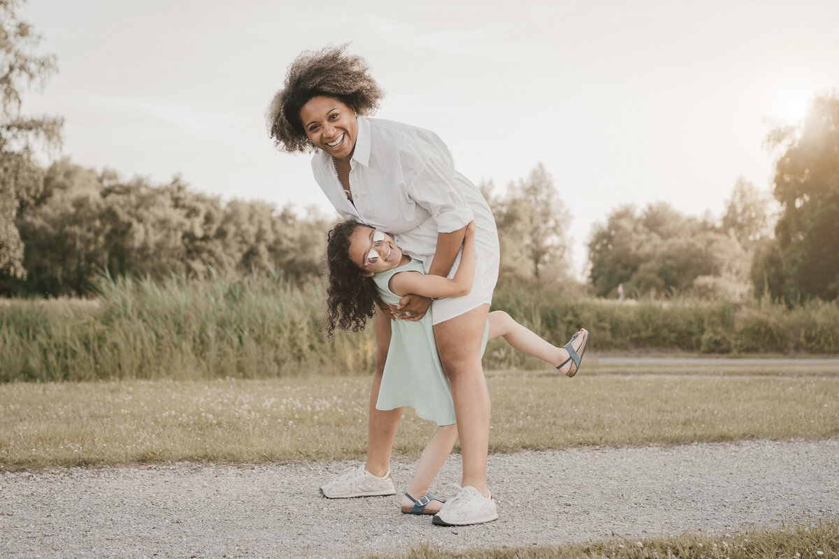 spontane-gezinsfoto-twiske-golden-hour-leukfotografie-1