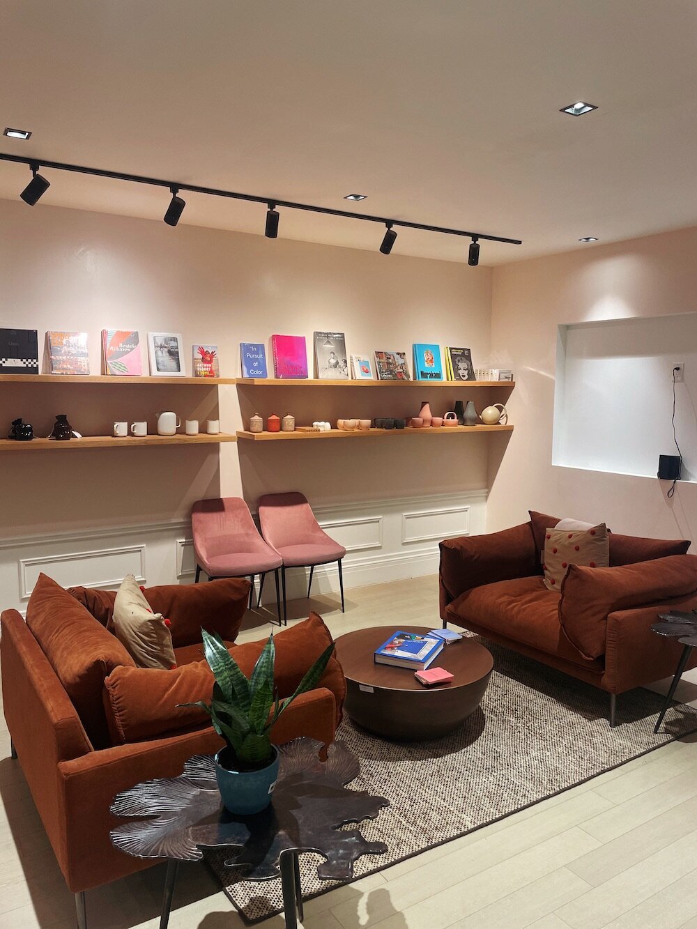 Lyla coffee lounge
