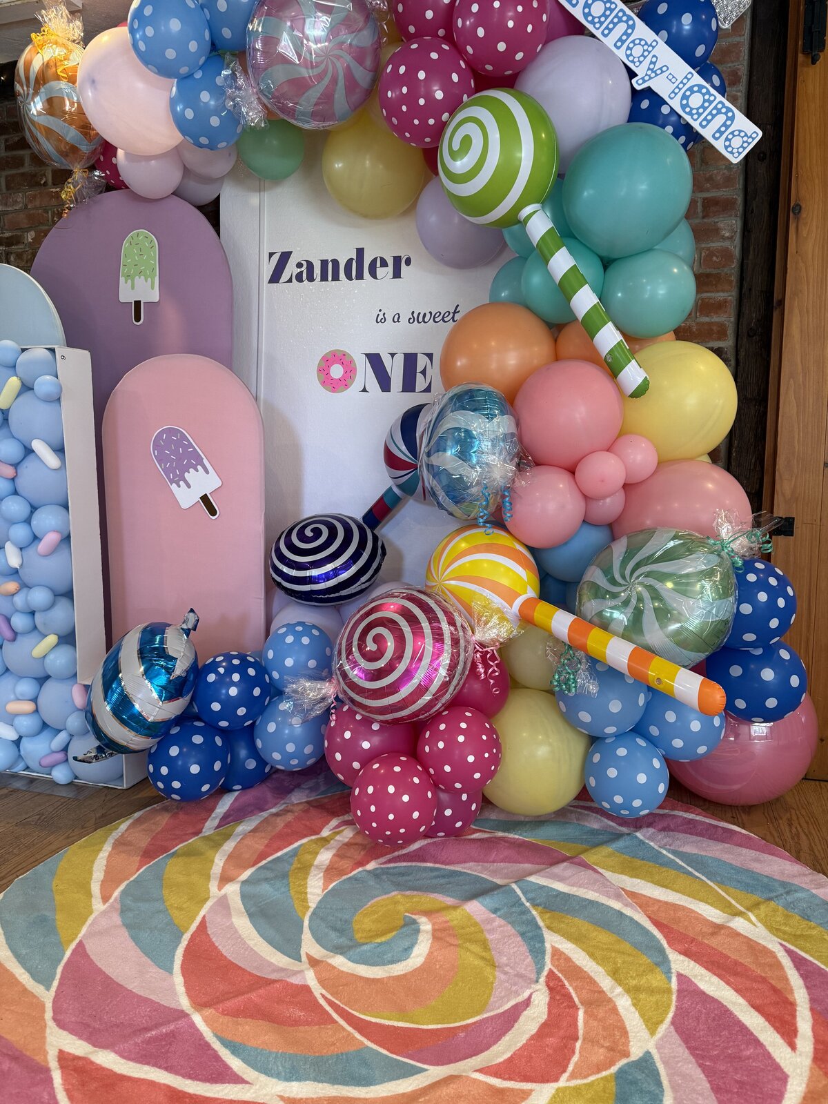 party decor - balloon installations - kids parties - Massachusetts -220