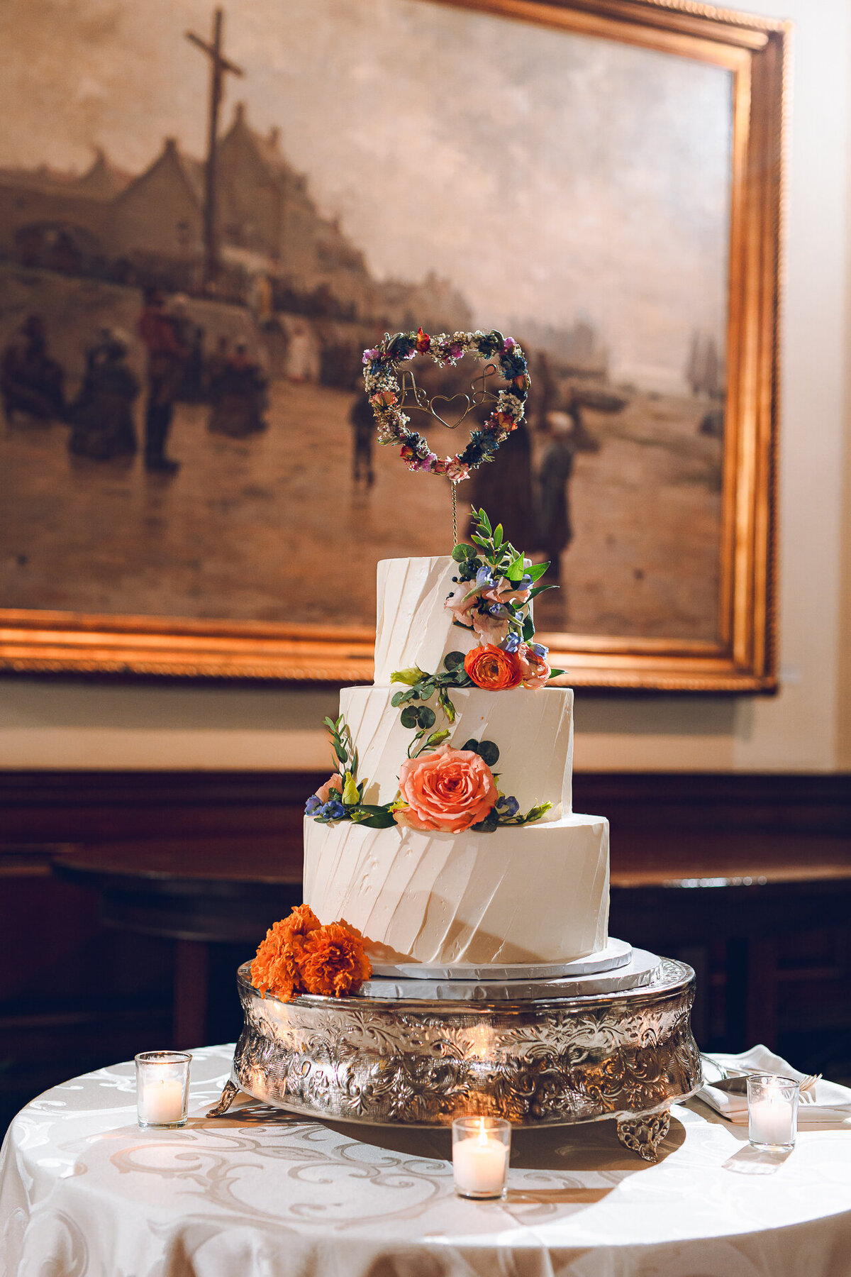 A couple's wedding cake at the Union League Club Chicago 