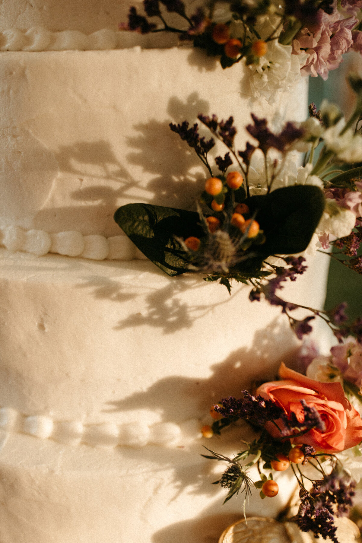 nettleton-mississippi-tupelo-ms-outdoor-summer-wedding-cake