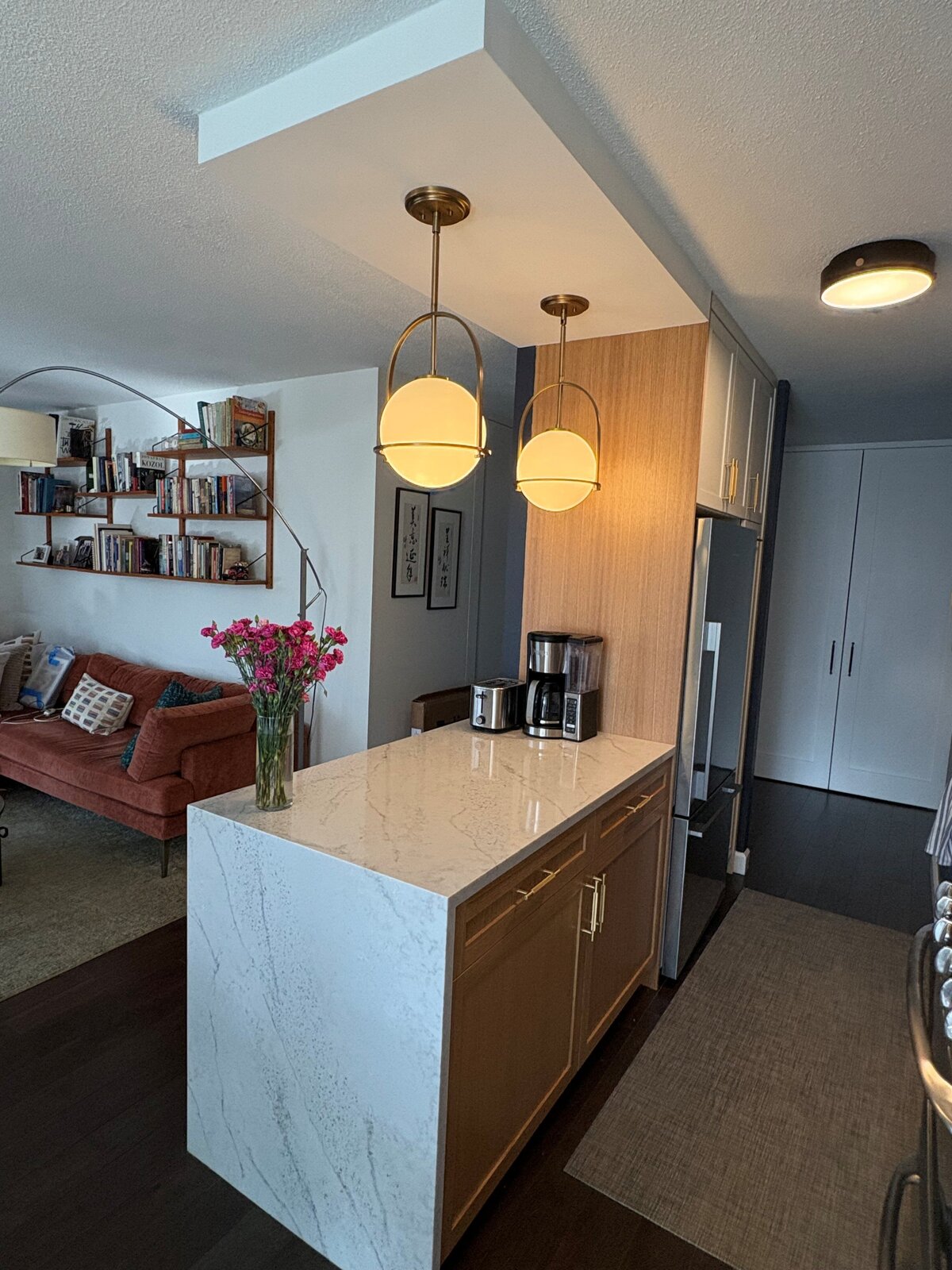 Jeengi-NYC-Kitchen-livingroom