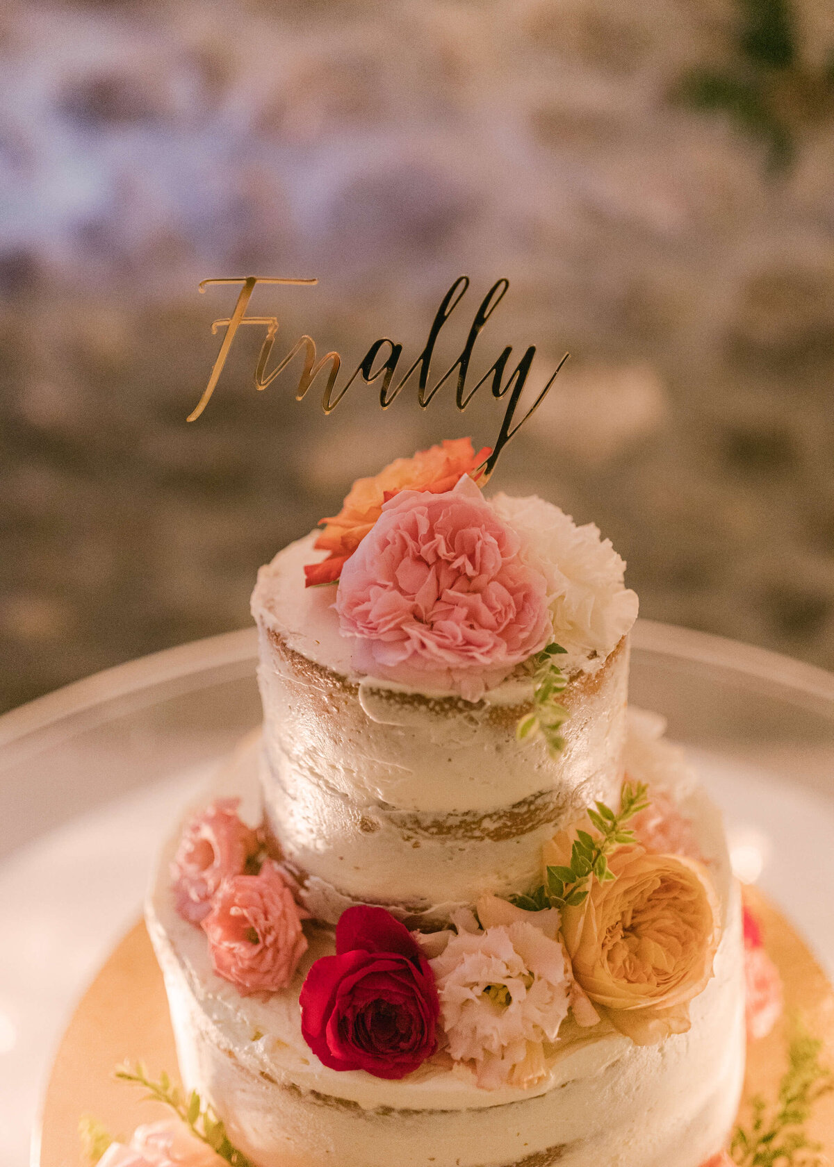 chloe-winstanley-italian-wedding-positano-rada-resturant-cake