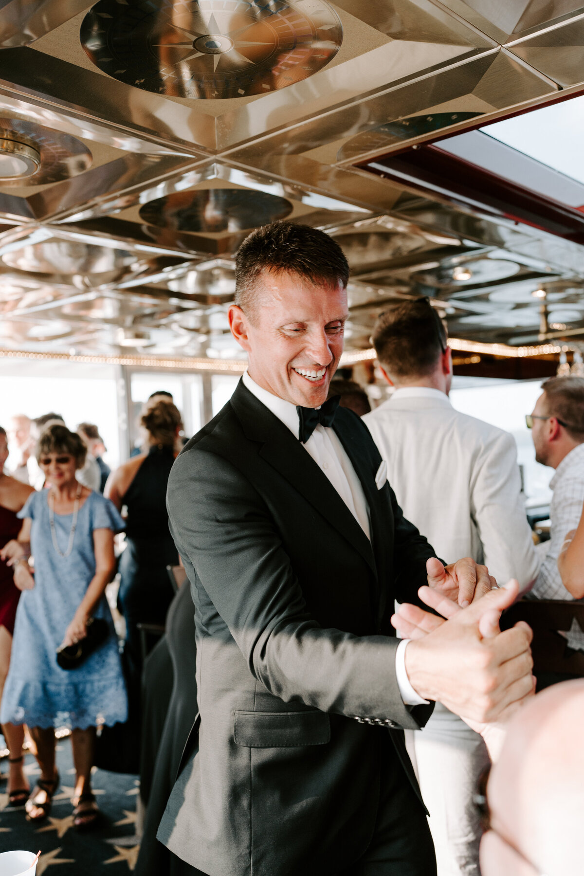 abby-parker-lake-minnetonka-wedding-71