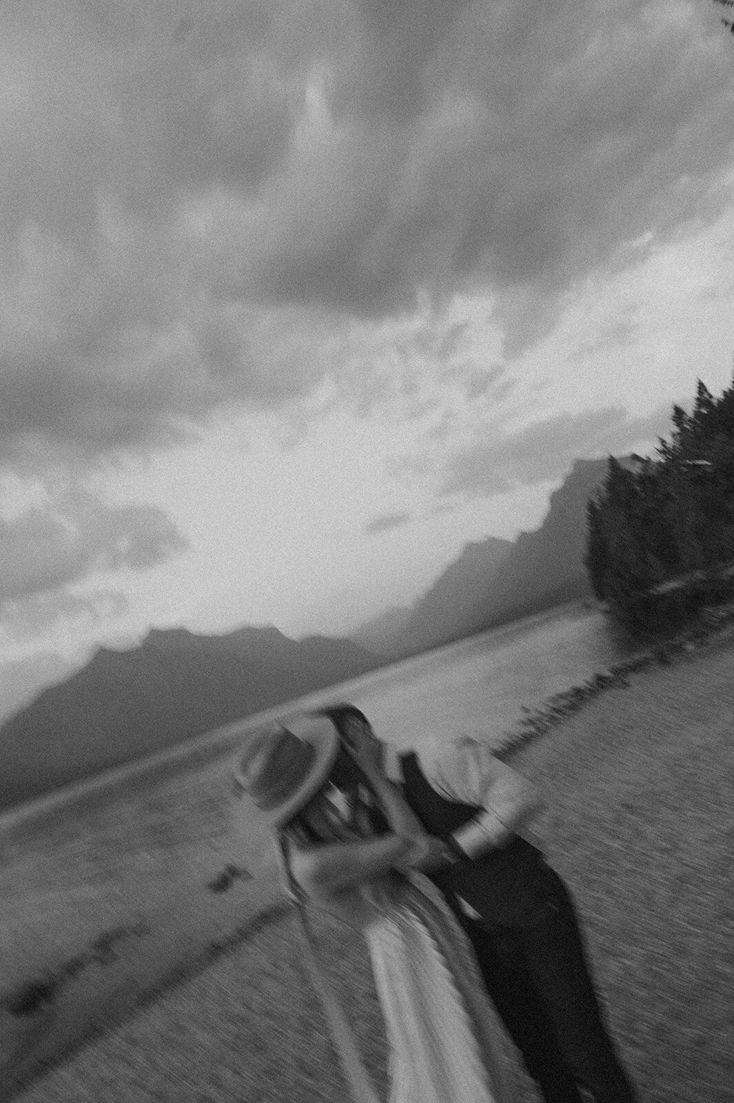 vintage-hollywood-glacier-national-park-elopement-presley-gray-photo1472