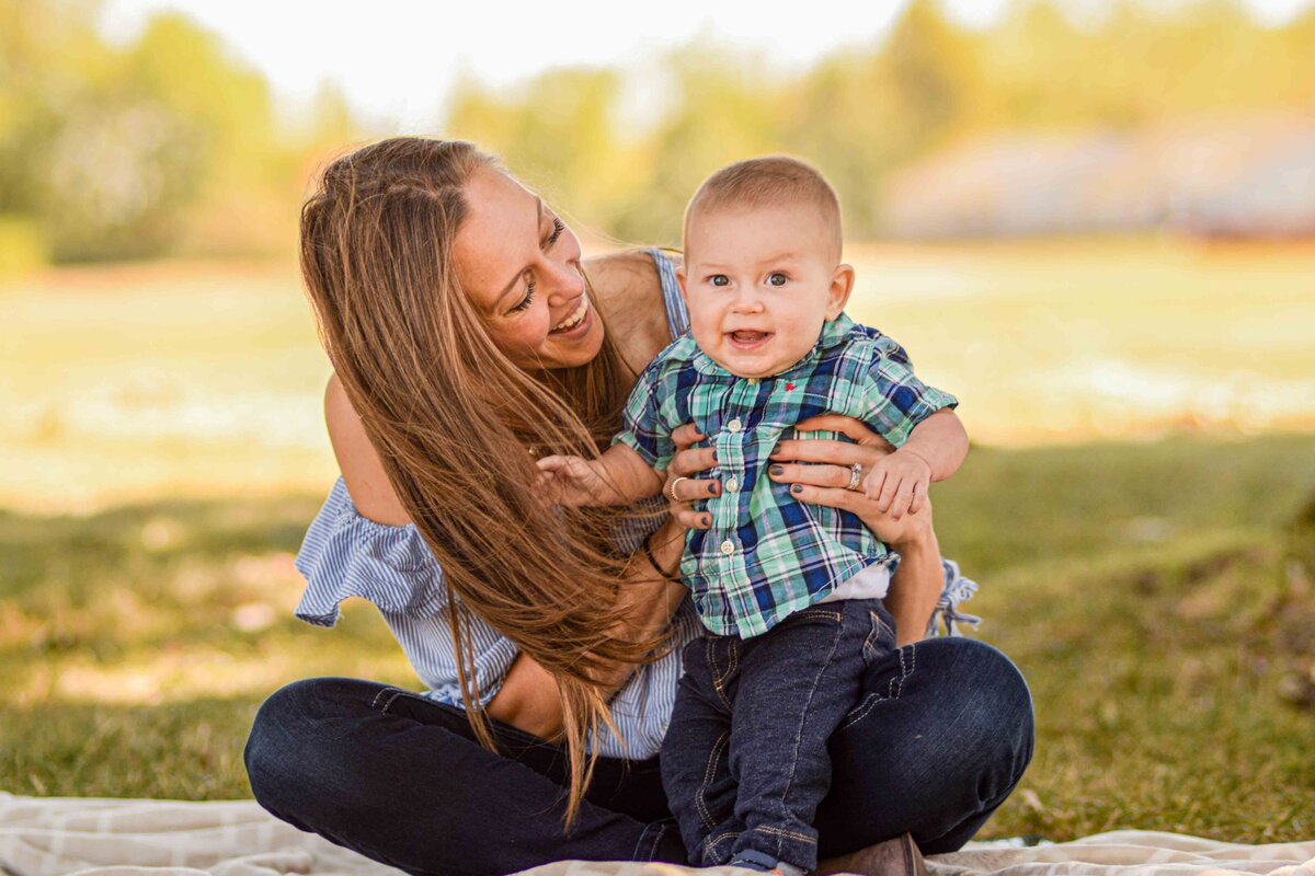 Mom-and-child-Milestone-6-Months-Baby-Photography